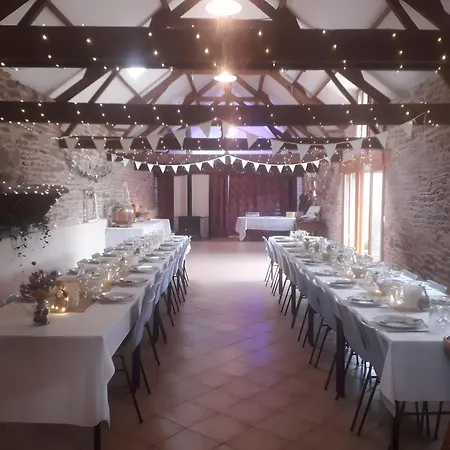 Hébergement de vacances La Charreterie -ferme La Baconnerie